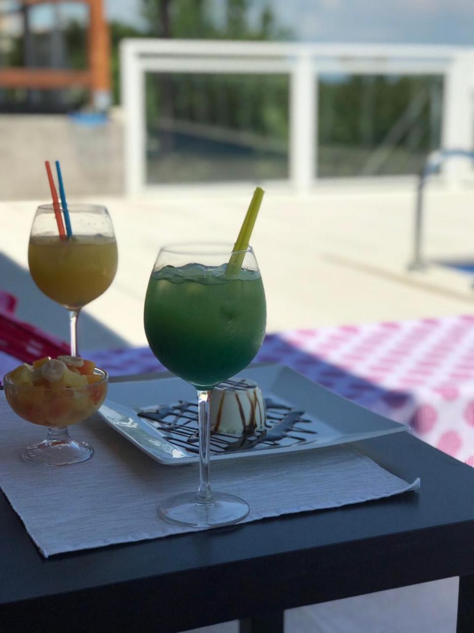 Hotel Livadic & Restaurant Ližnjan エクステリア 写真