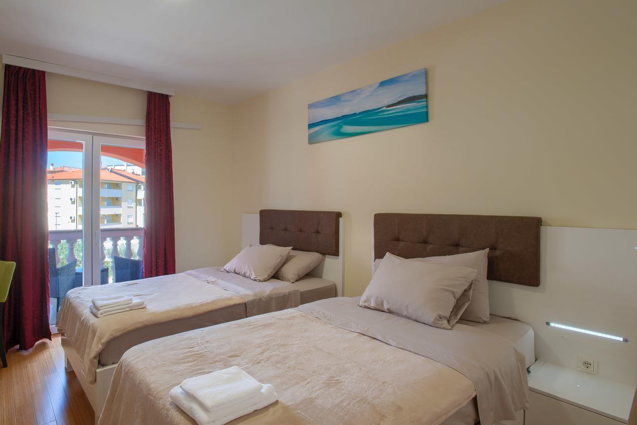 Hotel Livadic & Restaurant Ližnjan エクステリア 写真