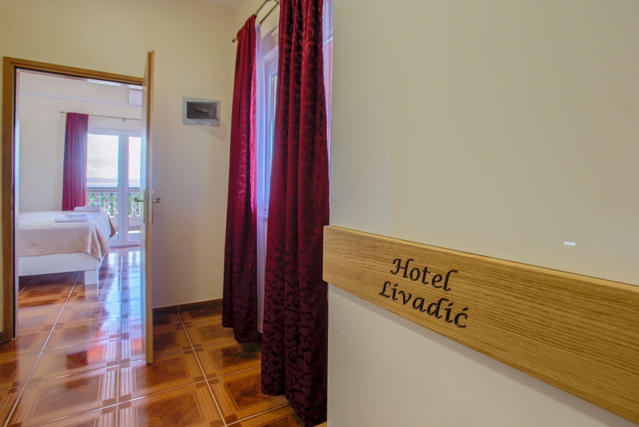 Hotel Livadic & Restaurant Ližnjan エクステリア 写真