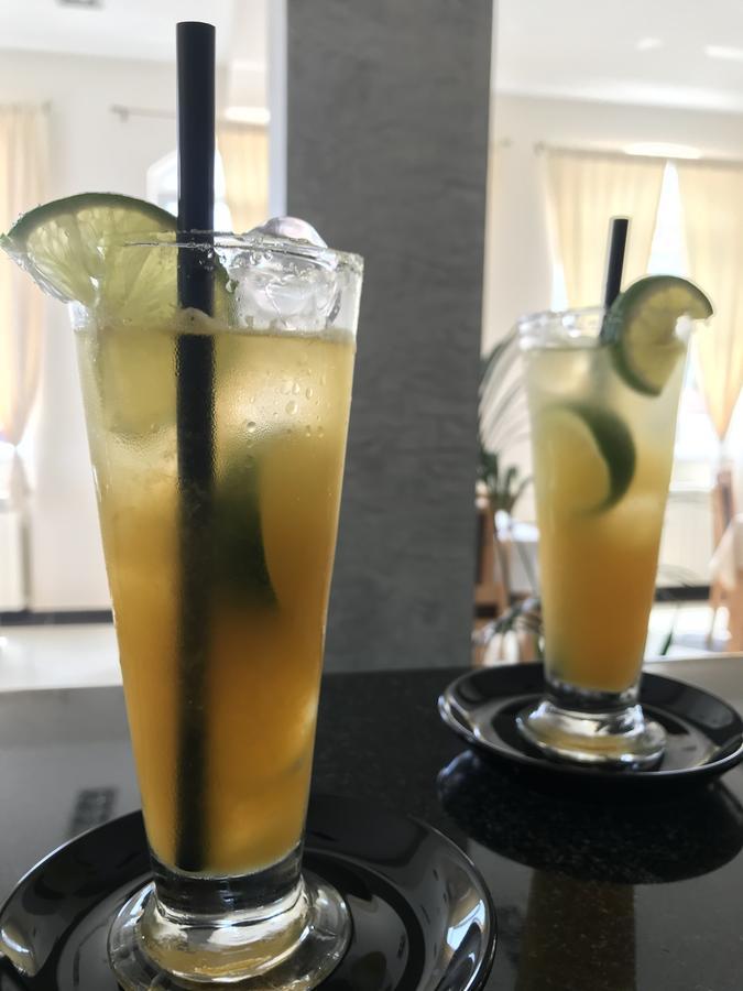Hotel Livadic & Restaurant Ližnjan エクステリア 写真
