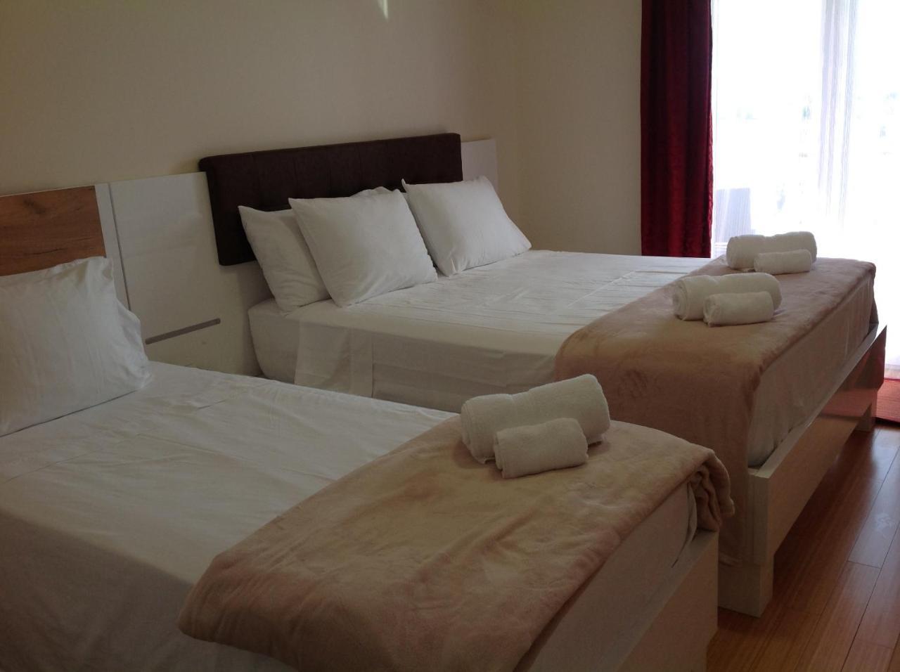 Hotel Livadic & Restaurant Ližnjan エクステリア 写真